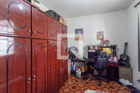 Casa à venda com 244m², 5 quartos e 3 vagas Casa à venda com 244m², 5 quartos e 3 vagasQuarto 3