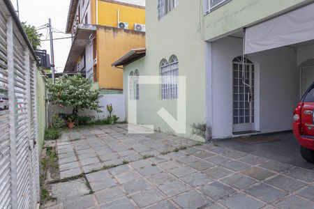 Casa à venda com 244m², 5 quartos e 3 vagas Casa à venda com 244m², 5 quartos e 3 vagasGaragem