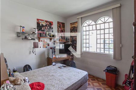 Casa à venda com 244m², 5 quartos e 3 vagas Casa à venda com 244m², 5 quartos e 3 vagasQuarto 2