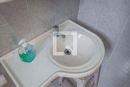 Casa à venda com 244m², 5 quartos e 3 vagas Casa à venda com 244m², 5 quartos e 3 vagasBanheiro da suíte 1