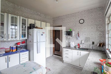 Casa à venda com 244m², 5 quartos e 3 vagas Casa à venda com 244m², 5 quartos e 3 vagasCozinha