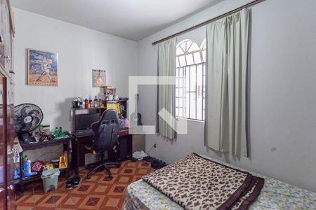 Casa à venda com 244m², 5 quartos e 3 vagas Casa à venda com 244m², 5 quartos e 3 vagasQuarto 3