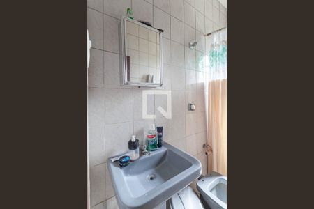 Casa à venda com 244m², 5 quartos e 3 vagas Casa à venda com 244m², 5 quartos e 3 vagasBanheiro da suíte 2
