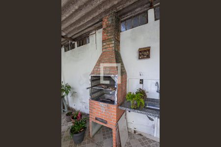 Casa à venda com 244m², 5 quartos e 3 vagas Casa à venda com 244m², 5 quartos e 3 vagasÁrea comum - Churrasqueira