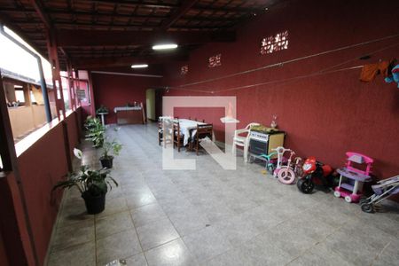 Casa à venda com 200m², 4 quartos e 2 vagasQuintal