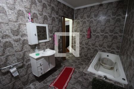 Casa à venda com 200m², 4 quartos e 2 vagasBanheiro 1