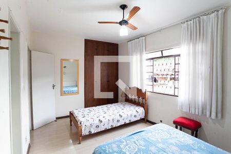 Casa à venda com 243m², 3 quartos e 4 vagas Casa à venda com 243m², 3 quartos e 4 vagasSuíte