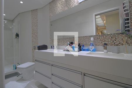 Casa à venda com 250m², 3 quartos e 2 vagasBanheiro da suíte