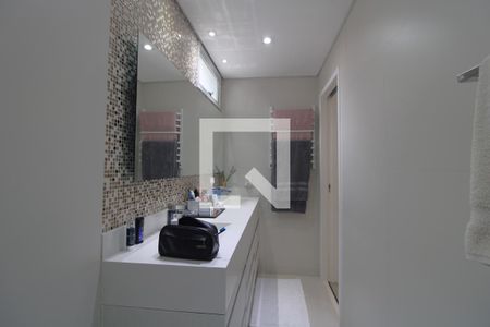 Casa à venda com 250m², 3 quartos e 2 vagasBanheiro da suíte