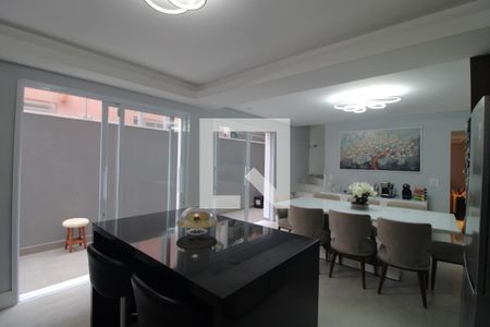 Casa à venda com 250m², 3 quartos e 2 vagasCozinha