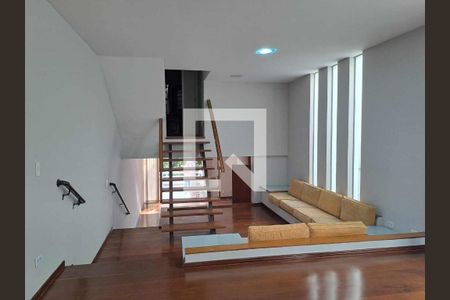 Casa à venda com 245m², 3 quartos e 3 vagas
