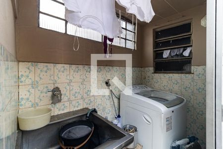 Casa à venda com 180m², 3 quartos e 2 vagas Casa à venda com 180m², 3 quartos e 2 vagasLavanderia