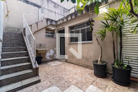 Casa à venda com 180m², 3 quartos e 2 vagas Casa à venda com 180m², 3 quartos e 2 vagasQuintal
