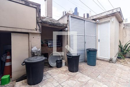 Casa à venda com 180m², 3 quartos e 2 vagas Casa à venda com 180m², 3 quartos e 2 vagasTerraço