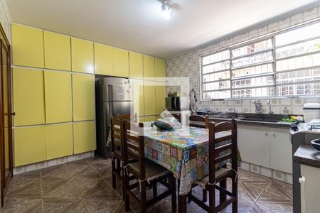 Casa à venda com 180m², 3 quartos e 2 vagas Casa à venda com 180m², 3 quartos e 2 vagasCozinha