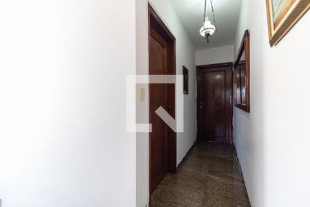 Casa à venda com 180m², 3 quartos e 2 vagas Casa à venda com 180m², 3 quartos e 2 vagasCorredor