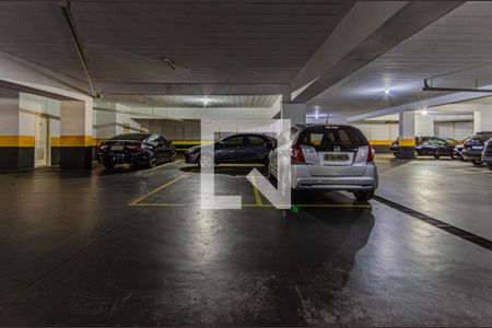 Apartamento à venda com 141m², 3 quartos e 4 vagas Apartamento à venda com 141m², 3 quartos e 4 vagasGaragem