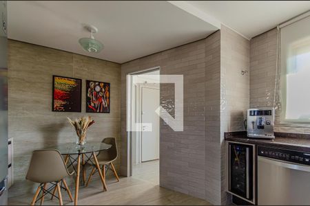 Apartamento à venda com 141m², 3 quartos e 4 vagas Apartamento à venda com 141m², 3 quartos e 4 vagasCozinha