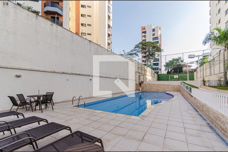 Apartamento à venda com 141m², 3 quartos e 4 vagas Apartamento à venda com 141m², 3 quartos e 4 vagasÁrea comum - Piscina