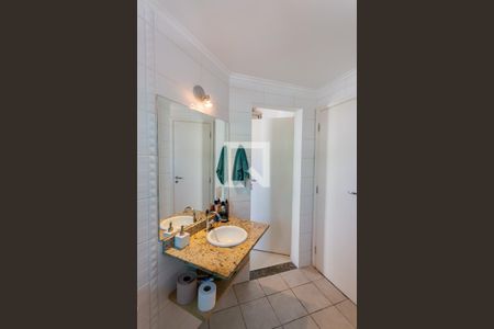 Apartamento para alugar com 83m², 2 quartos e 3 vagas Apartamento para alugar com 83m², 2 quartos e 3 vagasBanheiro da Suíte