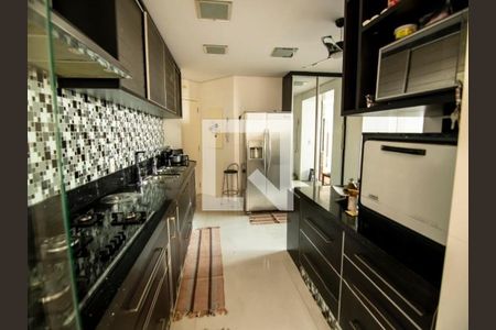 Apartamento à venda com 214m², 4 quartos e 4 vagas Apartamento à venda com 214m², 4 quartos e 4 vagasFoto 05