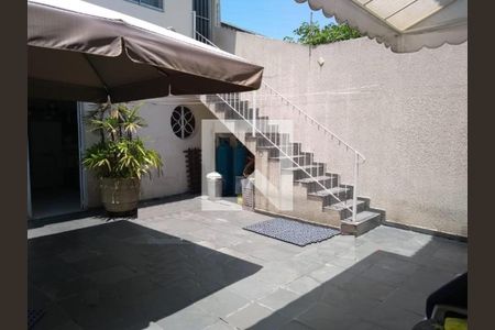 Casa à venda com 341m², 3 quartos e 3 vagas Casa à venda com 341m², 3 quartos e 3 vagasFoto 46