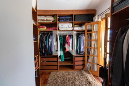 Casa à venda com 120m², 2 quartos e 2 vagasCloset da suíte