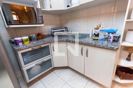 Casa à venda com 120m², 2 quartos e 2 vagasCozinha - Armários