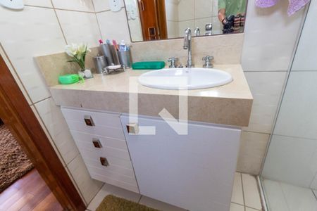 Casa à venda com 120m², 2 quartos e 2 vagasBanheiro da Suíte 2