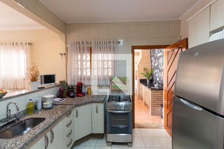 Casa à venda com 120m², 2 quartos e 2 vagasCozinha