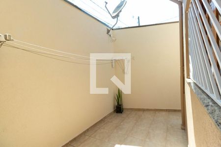Casa à venda com 120m², 2 quartos e 2 vagasQuintal