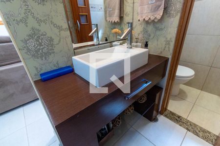 Casa à venda com 120m², 2 quartos e 2 vagasLavabo