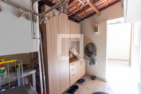 Casa à venda com 120m², 2 quartos e 2 vagasLavanderia