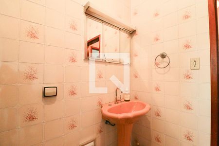 Casa à venda com 100m², 2 quartos e 2 vagasBanheiro 1