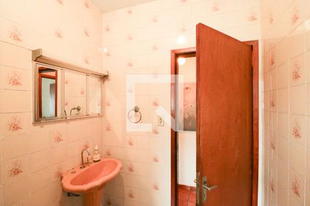 Casa à venda com 100m², 2 quartos e 2 vagasBanheiro 1