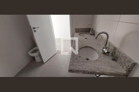 Apartamento à venda com 130m², 3 quartos e 4 vagas Apartamento à venda com 130m², 3 quartos e 4 vagasBanheiro Quarto 1 suíte