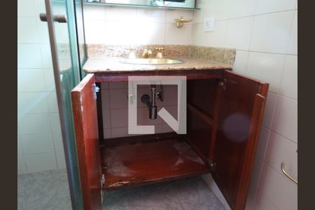 Casa à venda com 473m², 4 quartos e 8 vagasBanheiro do Quarto 3