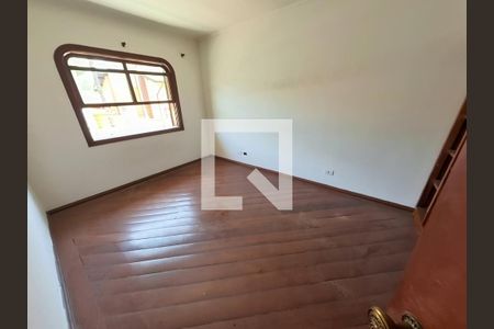 Casa à venda com 473m², 4 quartos e 8 vagas Casa à venda com 473m², 4 quartos e 8 vagasQuarto 2