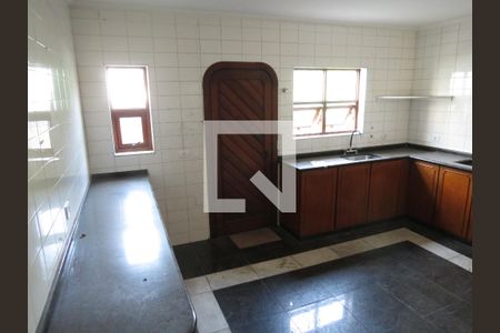 Casa à venda com 473m², 4 quartos e 8 vagasCozinha