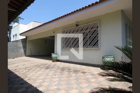 Casa à venda com 473m², 4 quartos e 8 vagasGaragem