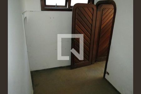 Casa à venda com 473m², 4 quartos e 8 vagasQuarto 4 