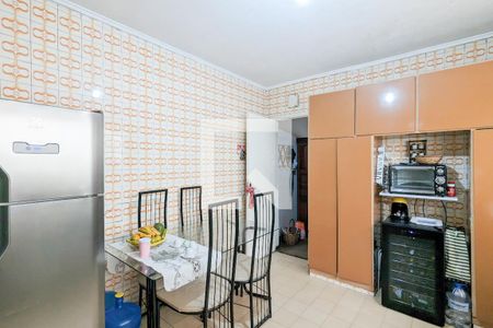 Casa à venda com 136m², 3 quartos e 2 vagas Casa à venda com 136m², 3 quartos e 2 vagasCozinha