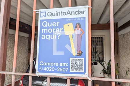Casa à venda com 136m², 3 quartos e 2 vagas Casa à venda com 136m², 3 quartos e 2 vagasFachada