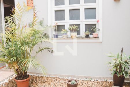 Casa à venda com 115m², 3 quartos e 5 vagas Casa à venda com 115m², 3 quartos e 5 vagasEntrada