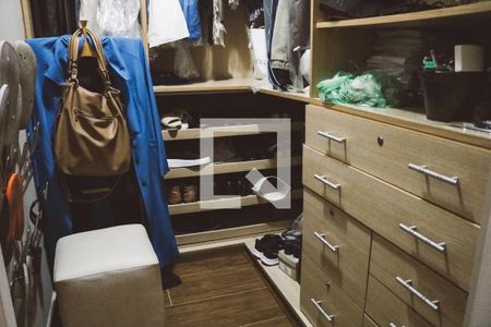 Casa à venda com 115m², 3 quartos e 5 vagas Casa à venda com 115m², 3 quartos e 5 vagasCloset