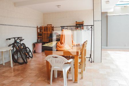 Casa à venda com 115m², 3 quartos e 5 vagas Casa à venda com 115m², 3 quartos e 5 vagasQuintal