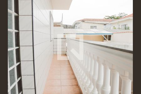 Casa à venda com 115m², 3 quartos e 5 vagas Casa à venda com 115m², 3 quartos e 5 vagasVaranda