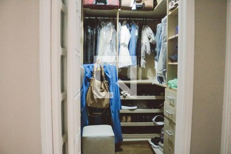 Casa à venda com 115m², 3 quartos e 5 vagas Casa à venda com 115m², 3 quartos e 5 vagasCloset