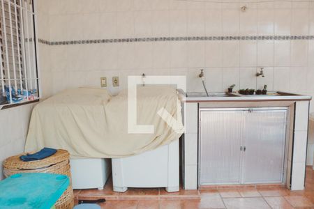 Casa à venda com 115m², 3 quartos e 5 vagas Casa à venda com 115m², 3 quartos e 5 vagasÁrea de Serviço