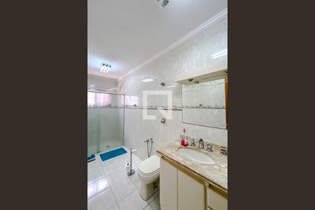 Casa à venda com 315m², 3 quartos e 5 vagasBanheiro da Suíte